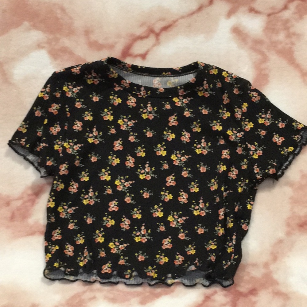 Black Floral Crop Tee Shirt Size Small Resale Untagged